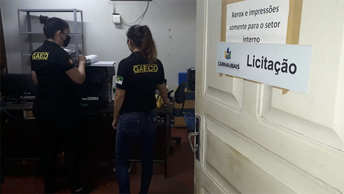   Com apoio da PM, operação Desmonte foi deflagrada nesta terça-feira (18). Prefeito Thiago Mangueira, junto com seis secretários, foi afastado do cargo e está proibido de frequentar as dependências da Prefeitura e das Secretarias Municipais
