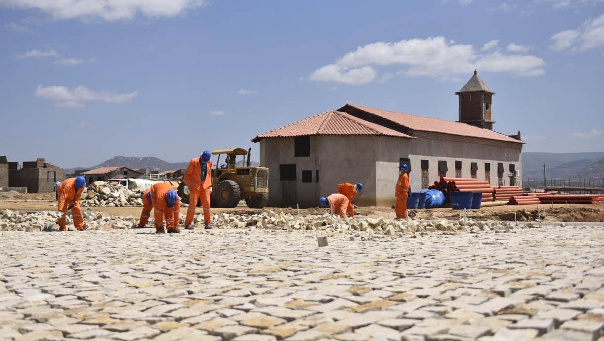   Fátima entrega projeto de urbanização da Nova Barra de Santana. A comunidade vai abrigar 240 famílias residentes na atual na Barra de Santana, que será alagada após a conclusão das obras da Barragem de Oiticica, em Jucurutu. A governadora visitou as obras do reservatório nesta terça-feira (18).
