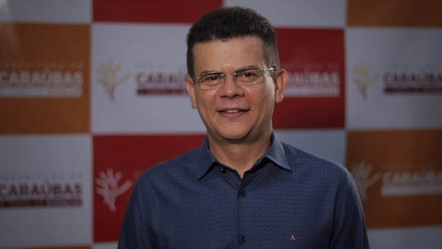   O atual gestor pode ter o registro de candidatura negado pelo TSE, visto que o Tribunal de Contas do Estado não aprovou as contas dele, enquanto ainda era presidente da Câmara de Vereadores do município; A decisão não é definitiva, embora o parecer do MPF seja para o TSE manter as condenações já divulgadas.