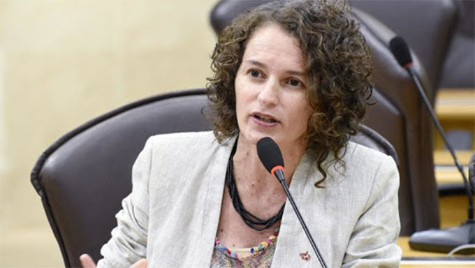  Como Isolda Dantas agiu em relação à Liga contra o Câncer em Mossoró? Vítima de calote milionário, Hospital da Liga de Estudos e Combate ao Câncer contou com apoio de emendas parlamentares para se manter, como foi o caso dos recursos destinados pela deputada Isolda Dantas, do PT; Nesta quinta-feira, 3, a parlamentar vai conversar com a diretoria da liga buscando uma saída para os serviços não pararem