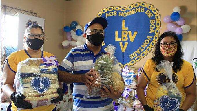   Diante da pandemia, o trabalho diário da LBV está suspenso para a não aglomeração, contudo as ações emergenciais estão a todo vapor, por meio da Campanha LBV - SOS Calamidades, vem socorrendo as populações mais vulneráveis, com cestas verdes e de alimentos, kit de limpeza e higiene, e também, beneficiando Instituições parceiras através da Rede Sociedade Solidária.  