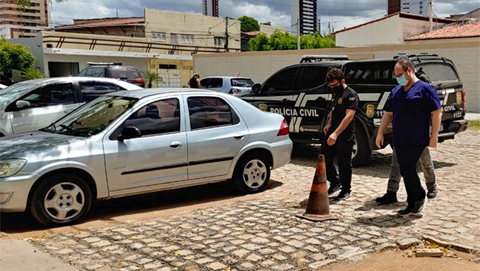   Adolfo Araújo Bezerra foi preso no início da semana por envolvimento com uma numerosa quadrilha da região Centro Oeste do País que vendia acessos as faculdades de medicina por valores que chegavam a R$ 120 mil.