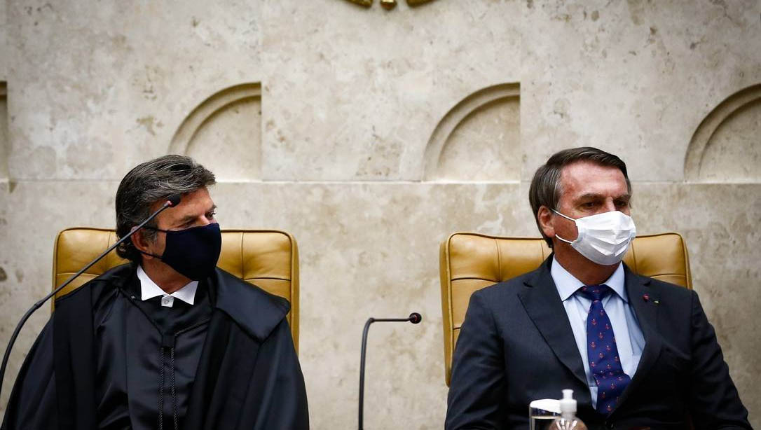   Luiz Fux é o novo presidente do STF; Rosa Weber assume como vice. Fux substituirá o ministro Dias Toffoli no comando da mais alta Corte do país pelos próximos dois anos e presidirá o Conselho Nacional de Justiça (CNJ), órgão responsável pela administração da Justiça; A posse, nesta quinta-feira (10), ocorreu de forma restrita, somente com autoridades e familiares mais próximos do ministro.
