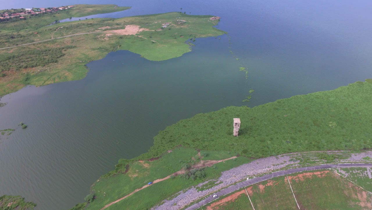   Mossoró e mais 15 cidades podem ter abastecimento reduzido por obra do DNOCS. O serviço acontecerá de 23 a 27 de outubro, na Barragem Armando Ribeiro Gonçalves. Para isso, será necessário o fechamento da comporta, o que pode reduzir o abastecimento de água; A Caern alerta para que a população  reserve água e faça uso racional no período; Veja outras cidades afetadas.