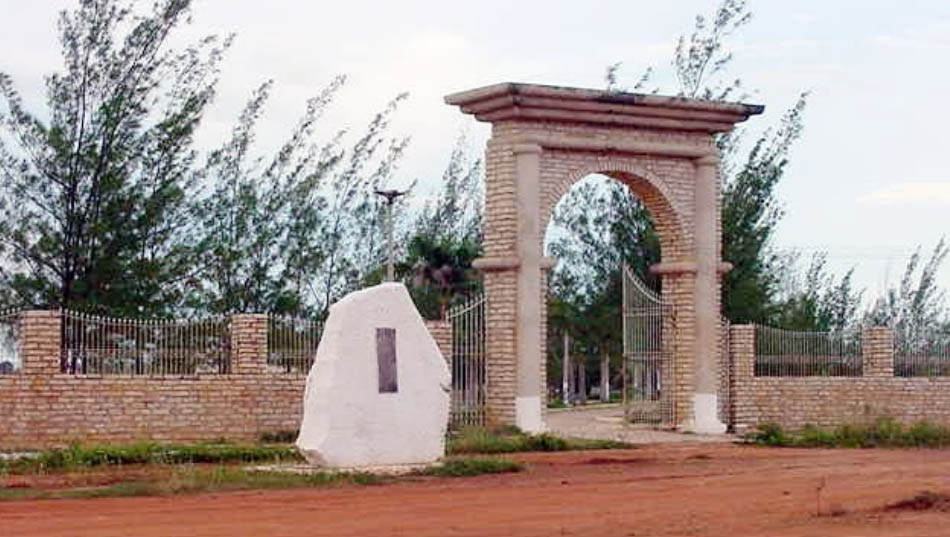   Acesso aos cemitérios para manutenção de túmulos está liberado em Mossoró. Por meio de decreto a Prefeitura de Mossoró liberou o acesso aos cemitérios da cidade, proibido desde março, em virtude da pandemia da Covid-19; Ainda de acordo com o decreto, a partir de 27 de outubro fica também liberada a realização de solenidades, celebrações e homenagens alusivas ao Dia de Finados.