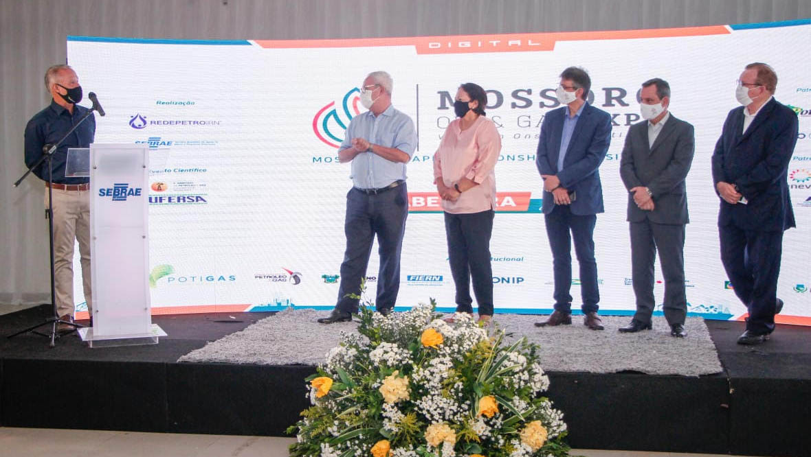   Nova rodada de vendas de campos de petróleo no RN acontece ainda em 2020. Durante a abertura do Mossoró Oil & Gas Expo, realizada na noite desta segunda-feira (23), Raphael Moura, diretor geral da ANP, afirmou que será realizado leilão com 35 blocos na Bacia Potiguar, ainda este ano. “A expectativa é que seja ampliado o número de empresas e de áreas exploratórias”, disse.