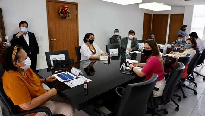   O assunto foi discutido na manhã desta sexta-feira (27), durante reunião entre a reitora em exercício da Uern, Profa. Fátima Raquel Morais, e a governadora do Estado, Fátima Bezerra.