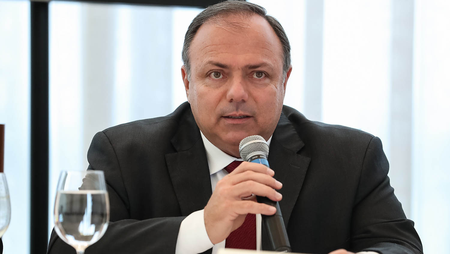   Covid-19: Ministro da Saúde diz que testes estocados terão validade estendida. Eduardo Pazuello participou de uma audiência pública na Câmara, nesta quarta-feira (2). O ministro explicou que os kits, quando foram adquiridos, tinham uma validade “emergencial” e ‘bem pequena”, e que já estava previsto que o prazo seria alongado; De acordo com o Ministério da Saúde, há mais de 7 milhões de testes parados no estoque.