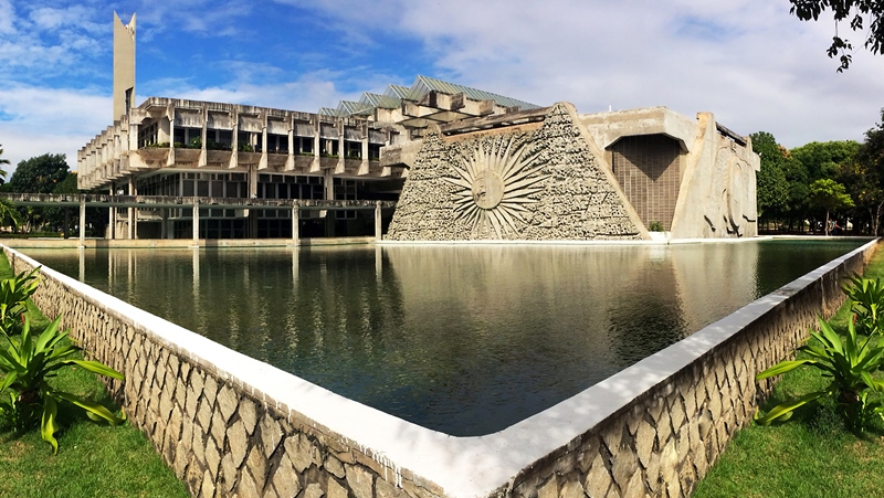   MEC estabelece nova data para retorno das aulas presenciais nas universidades. A nova portaria, assinada pelo ministro Milton Ribeiro, foi publicada em edição extra do Diário Oficial da União e estabelece a data de 1º de março de 2021 para que as aulas presenciais sejam retomadas nas Instituições de Ensino Superior Federais, desde que sigam os protocolos de prevenção da Covid-19.
