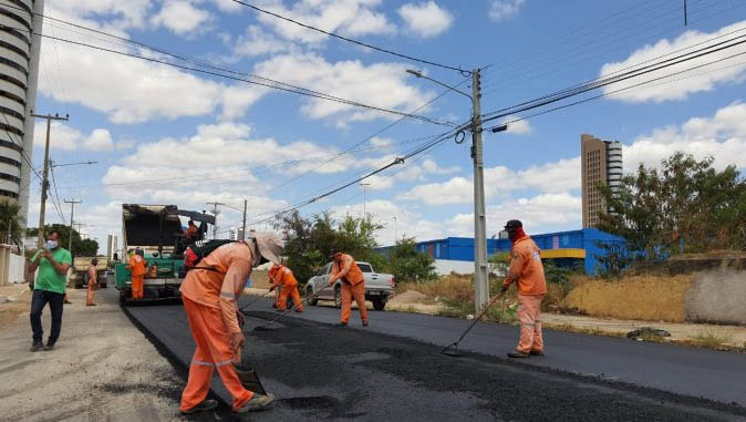   Prefeitura usa verba destinada por Beto para asfaltar ruas já asfaltadas. De acordo com o deputado federal, foram destinados R$ 7,6 milhões para obras de recapeamento asfáltico em Mossoró; Os valores estão sendo usados em ruas e avenidas como a Duodécimo Rosado, Antônio Vieira de Sá e João da Escóssia, todas já asfaltadas anteriormente.
