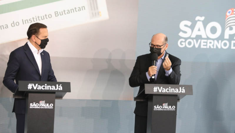   Covid-19: Butantan inicia produção da vacina CoronaVac no Brasil. O anúncio sobre o início da produção foi feito pelo Governador de São Paulo, João Doria, em entrevista coletiva nesta quinta-feira (10); “É um momento histórico que orgulha todos nós, brasileiros. O Butantan mais uma vez sai à frente e começa a produzir uma vacina que vai salvar milhões de brasileiros”, disse ele.