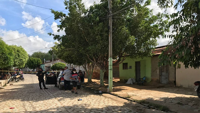   Rudson França de Miranda, o Xinha, de 25 anos, e já havia sido preso pela Policia pela prática de assalto e também tráfico de drogas. O caso será investigado pelo delegado Valtair Camilo, da Divisão de Homicídios de Mossoró
