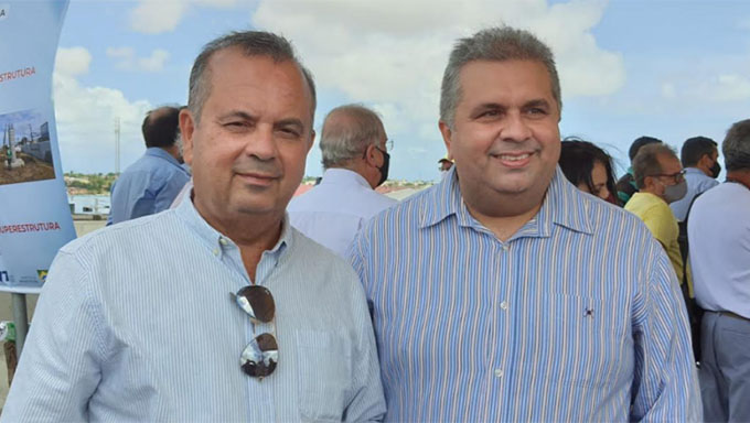   "Trata-se de uma medida urgente para Mossoró. A escuridão ameaça vidas. O ministro se comprometeu em acelerar nosso pleito em Brasília", informa Fernandinho, que também conversou com os ministros Rogério Marinho e Fábio Faria sobre outros projetos importantes para Mossoró