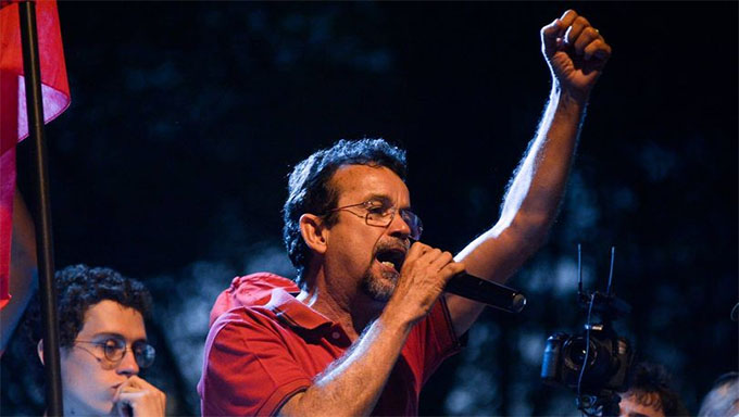   "Minha expectativa sempre foi de que o TRE manteria a mesma posição que teve em 2018, assim como fez o Ministério Público Eleitoral (MPE).   Agora, estou no aguardo que o TRE publique a decisão o mais rápido possível, faça a recontagem dos votos e a diplomação, para que eu possa tomar posse e me somar com a bancada do PT na trincheira da Câmara Federal", escreveu Fernando Mineiro