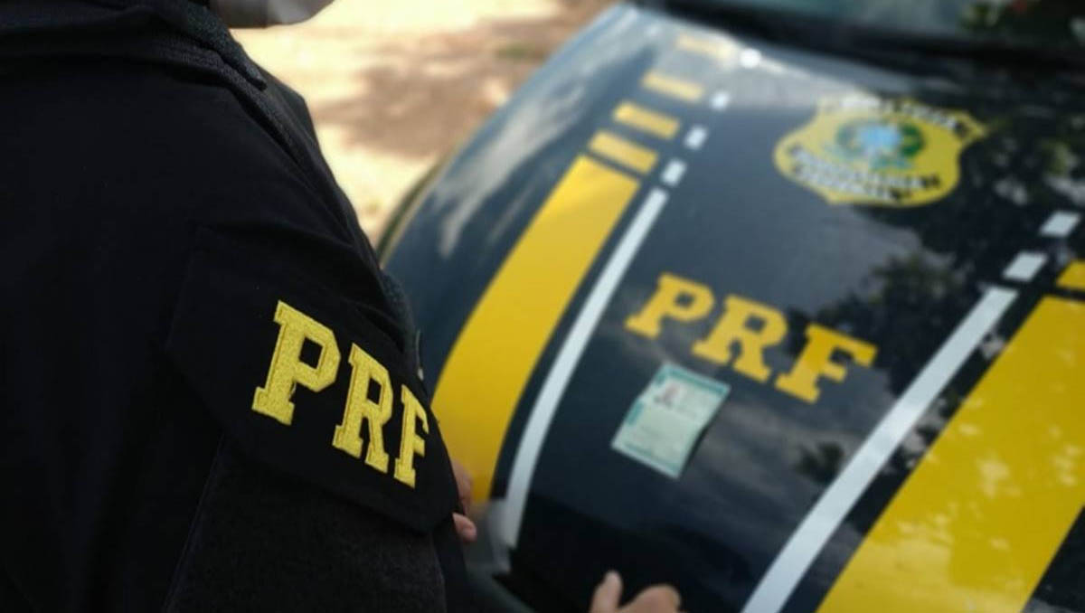   PRF abre inscrições de concurso com 1500 vagas e remuneração de R$ 9.899. As inscrições do certame foram iniciadas às 10h desta segunda-feira (25) e seguem até às 18h do dia 12 de fevereiro. Os interessados devem se inscrever por meio do site da Cebraspe, banca escolhida para realização das provas; O concurso, de abrangência nacional, é para o cargo de Policial Rodoviário Federal. Há exigência de formação em nível superior, em qualquer área, desde que o curso seja reconhecido pelo MEC. 