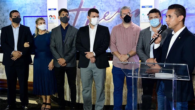   O Hotel Thermas é um dos principais cartões postais da capital do Oeste há mais de 40 anos e teve que fechar as portas no primeiro semestre de 2020 função da pandemia.  Ao fechar as portas, o Hotel Thermas deixou sem emprego mais ou menos 200 pessoas e a população de Mossoró órfão de um local de lazer incrível a qualquer dia da semana.