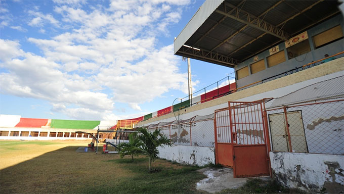   Renovando esta documentação, o novo secretário de esportes de Mossoró disse que vai conversar com a Promotoria de Justiça, que foi quem pediu e a justiça interditou a principal praça esportiva de Mossoró devido a ausência de estrutura de acessibilidade, buscando uma saída para uso da estrutura para práticas esportivas