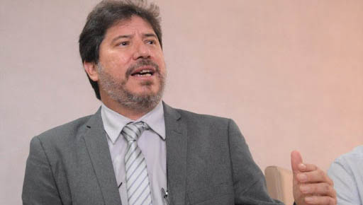   RN reduz gastos com pessoal e aumenta investimentos em saúde, segurança e educação. Os relatórios fiscais exigidos pela Lei de Responsabilidade Fiscal (LRF) foram publicados pelo Governo do Estado no sábado (30). O relatório do 3º quadrimestre de 2020 registra que no ano o comprometimento de gastos com pessoal em relação à receita corrente líquida foi de 54,49%. No mesmo relatório de 2019 o indicador foi de 60,56%, apresentando assim uma redução de 6,07% pontos percentuais no exercício, correspondente a 10%.