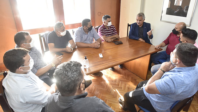   Os legisladores mossoroenses também pediram as passarelas e o deputado federal General Girão afirmou que já alocou recursos para o início da duplicação da Avenida Francisco Mota (BR 110), em frente a UFERSA, e também para o parque tecnológico da UFERSA e que está aberto para firmar parcerias com o Legislativo Municipal de Mossoró