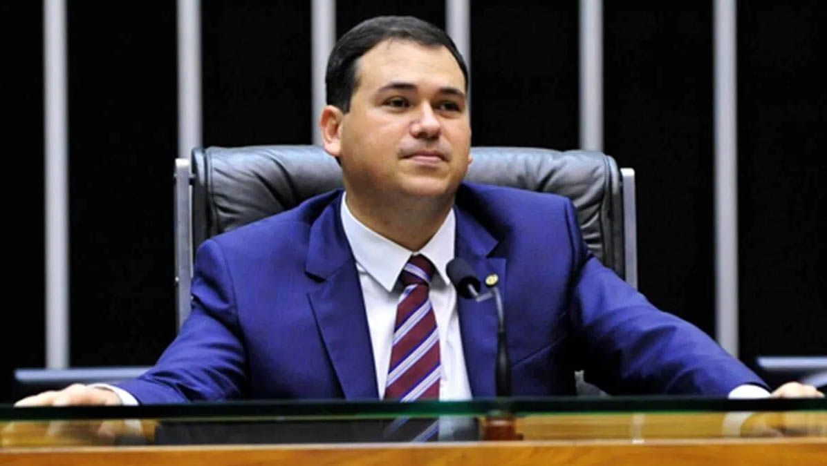   Luiz Felipe Salomão suspendeu os efeitos da decisão que anulou os 8.990 votos de Kericles Alves Ribeiro e determinou a posse imediata de Fernando Mineiro (PT) como deputado federal. Ao suspender a decisão, Beto Rosado (PP) segue exercendo o mandato de deputado federal. Cabe recurso de Mineiro ao plenário do TSE para reverter a decisão.