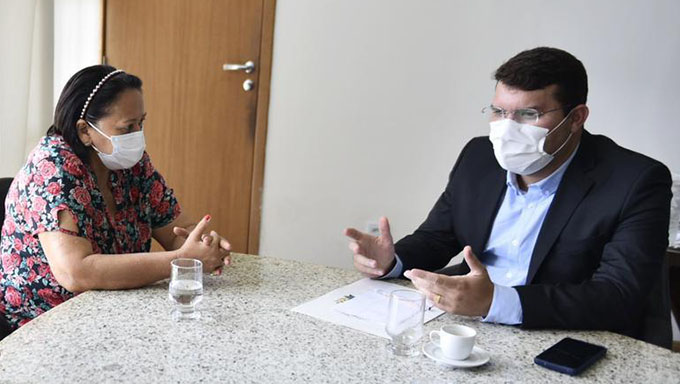   Pedido do presidente da Câmara Lawrence Amorim a governadora Fátima Bezerra objetiva reduzir os custos com alugueis acima de 30 mil mês por pelo prédio na Rua Idalino de Oliveira, no Centro de Mossoró. Este prédio não reúne as condições adequadas para o funcionamento do Poder Legislativo. O legislador, acompanhado da colega Larissa Rosado, estiveram com o presidente da Assembléia, momento que buscaram parceria para o uso de sistemas e assim reduzir os custos.