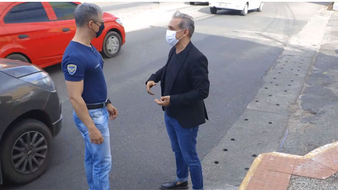   O secretário de Infraestrutura, Breno Queiroga, e o diretor de Mobilidade Urbana, Luiz Correia, informaram que vão abrir as galerias no entorno da Cobal para desobstruir e assim, reduzir as inundações no período de chuvas que se aproxima
