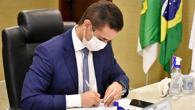   Reunião aconteceu na noite desta terça-feira, 23, com participação dos secretários municipais, médicos, autoridades sanitárias e empresários de vários setores de Mossoró; O prefeito Allyson Bezerra, que está em Brasília, participou por vídeo conferência e de lá anunciou a publicação de decreto para conter o avanço do novo coronavirus.