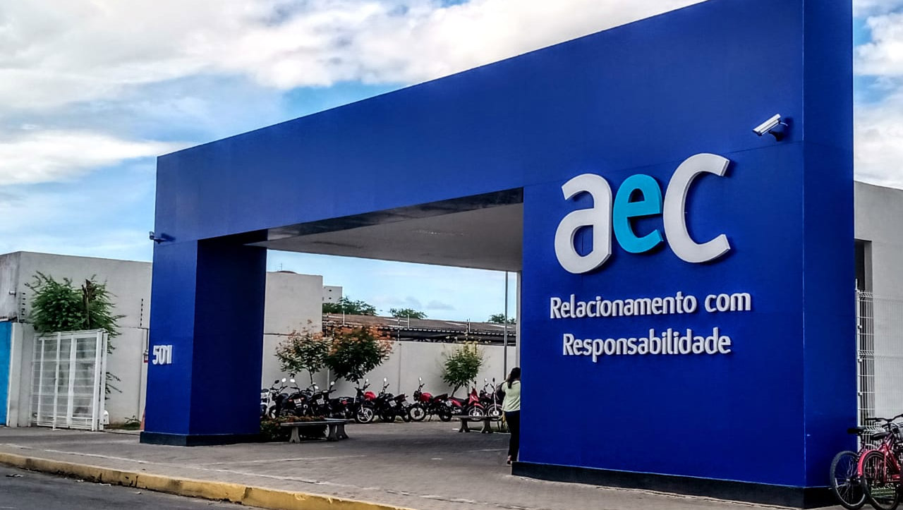   Empresa de telemarketing anuncia a abertura de 350 vagas de emprego em Mossoró. O processo seletivo para ampliação da equipe da AeC será realizado em parceria com a Secretaria Municipal de Desenvolvimento Econômico, Trabalho e Turismo. As contratações estão previstas para o mês de abril.  Nos próximos dias, a Prefeitura de Mossoró divulgará como os interessados podem enviar os currículos para participação do processo seletivo. 