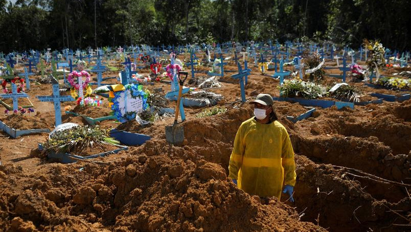  Brasil ultrapassa a marca de 300 mil vidas perdidas por causa da Covid-19. O dado foi atualizado às 17h desta quarta-feira (24), pelo Consórcio  dos Veículos de Imprensa, com base nos dados enviados pelas secretarias de saúde dos estados. Casos confirmados de Covid-19 são 12.183.338.