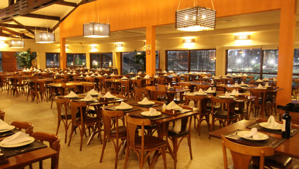   RN suspende cobrança de água para bares, restaurantes e consumidores de baixa renda. O documento foi publicado na edição desta quinta-feira (25) do Diário Oficial do Estado (DOE). De acordo com o texto, a isenção vale no período de 1º de abril a 30 de junho de 2021. A medida leva em consideração o fato de as ações adotadas pelo estado para conter o avanço da Covid-19, resultarem na redução das atividades econômicas no segmento de bares, restaurantes e estabelecimentos similares e visa minimizar os impactos financeiros do setor.