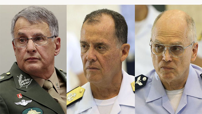   Comandantes do Exército, da Marinha e da Aeronáutica deixam cargos. A nota do ministério não informa o motivo das saídas nem os nomes de quem ocupará os comandos das três Forças Armadas. Segundo a pasta, a decisão foi tomada durante reunião realizada hoje (30).