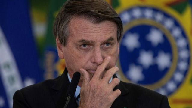   Pedido de impeachment de Bolsonaro é apresentado pela oposição no Congresso. Os senadores Jean Paul Prates (PT-RN) e Randolfe Rodrigues (REDE-AP) e os deputados Alessandro Molon (PSB-RJ), Marcelo Freixo (PSOL-RJ) e Arlindo Chinaglia (PT-SP),  líderes da Oposição e da Minoria no Senado e na Câmara fundamentam o pedido de impeachment na tentativa de Bolsonaro de usar as Forças Armadas para promover seu projeto autoritário de poder, o que configura crime de responsabilidade. 