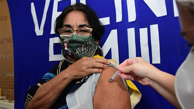   O Governo do Estado chegou a anunciar envio para Mossoró de vacinas destinadas à segurança pública, no lote de 149.050 doses da CoronaVac e da AstraZeneca, recebido ontem (1º) pelo Rio Grande do Norte do Ministério da Saúde. A expectativa, porém, não se confirmou. A remessa de doses de vacinas para os agentes de segurança ficou para o dia 7 deste mês, na próxima semana