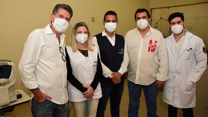 Imagem 1 -  Prefeitura inicia mutirões de cirurgias de catarata em Mossoró. O Prefeito Allyson Bezerra explica que as pessoas que precisam da cirurgia de catarata devem procurar a secretaria de saúde para atualizar o seu cadastro, seus exames para entrar de fato com as condições para fazer a cirurgia.