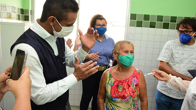   O prefeito Allyson Bezerra lembra que destravou obras que estavam paradas há mais de dez anos, municipalizou o Nogueirão, conseguiu reduzir as inundações no período de chuvas, reforçou a saúde com médicos nas unidades básicas, iniciou mutirão de cirurgias eletivas, vacinação contra a covid19 é um trabalho exemplar, melhorou a rede municipal de educação, levou água para a zona rural e está melhorando os acessos, tudo isso, apesar de ter assumido o município com um rombo de quase 1 bilhão e a Prefeitura no "serasa" dos municípios
