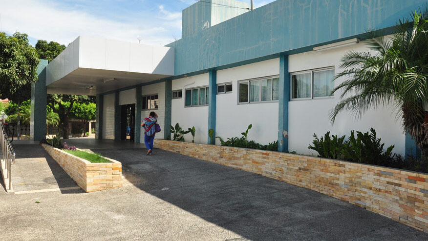   Hospital Rafael Fernandes recebe novo tanque de oxigênio e amplia capacidade. A nova aquisição será um importante suporte para o hospital, localizado na cidade de Mossoró, que passou por expansão de leitos para atendimento a pacientes com covid-19. Atualmente a unidade possui 10 leitos de UTI e 21 leitos clínicos, com previsão de abertura de mais cinco leitos clínicos nos próximos dias.