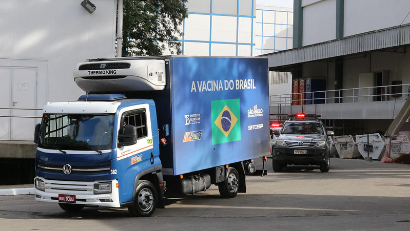   Butantan envia 600 mil doses da Coronavac; 1 milhão será entregue na quinta, 6. O envio do novo lote aconteceu na manhã desta sexta-feira (30). Até agora, o Butantan já entregou 42,05 milhões de vacinas ao PNI. Somente em abril, foram 5,8 milhões. Em março, O Butantan distribuiu 22,7 milhões de doses, além de 4,85 milhões em fevereiro e outras 8,7 milhões na segunda quinzena de janeiro.