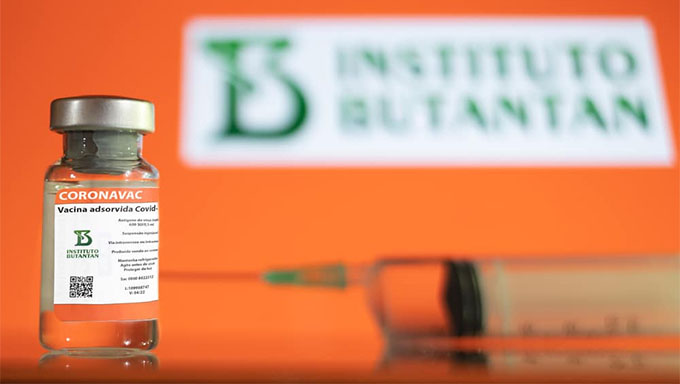   Em Audiência com a Justiça Federal, o Ministério da Saúde se comprometeu e verificar a possibilidade de ao invés de enviar doses de Pfizer ou Astrazeneca enviar CoronaVac ao Rio Grande do Norte; A governadora Fátima Bezerra também fez o mesmo pedido. O RN precisa de 87 mil doses de CoronaVac para aplicar como segunda dose