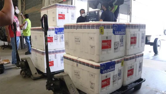   Estado deixa vacinas da Pfizer na grande Natal e distribui Coronavac aos municípios. As 16,6 mil doses da Coronavac serão destinadas a finalização do esquema vacinal para os potiguares que estão com a segunda dose do imunizante em atraso. Já as vacinas da Pfizer, mais de 18 mil unidades por conta das condições diferenciadas de armazenamento, foram divididas entre municípios da Região Metropolitana de Natal.