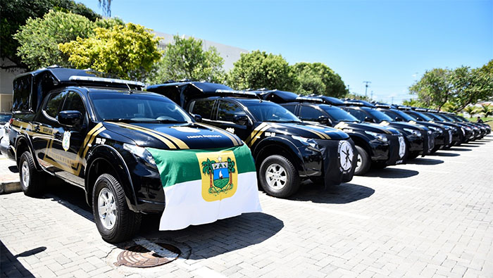   A aquisição dos veículos foi realizada com um investimento de R$ 2,1 milhões, através de convênio com o Departamento Penitenciário Nacional (Depen). Durante a entrega, ocorrida nesta quinta-feira (20), a governadora Fátima Bezerra destacou os investimentos realizados na atual gestão que levaram o sistema penitenciário a se tornar mais seguro e controlado. “Vamos continuar nessa marcha, investindo cada vez mais para melhorar a segurança pública”, disse.