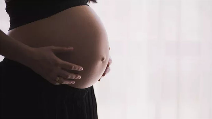   RN registra 28 óbitos maternos declarados e 37 por covid19. Os dados ainda não estão fechados, pois existem óbitos em investigação no momento. É considerado óbito materno quando a morte de uma mulher ocorre durante a gestação ou até 42 dias após o término da gravidez, desde que não seja por causas acidentais ou incidentais.