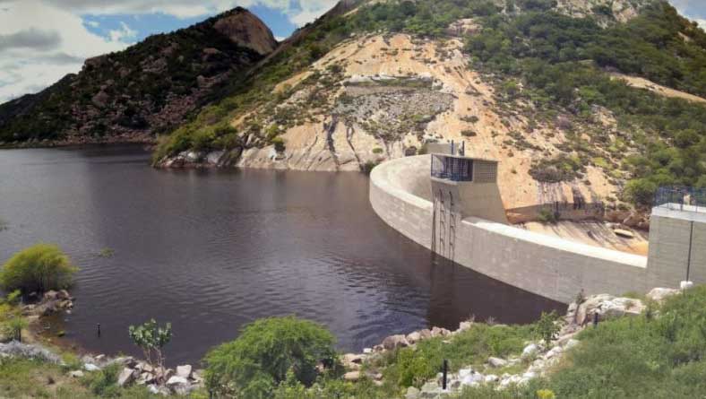   Reservas hídricas do RN fecham março com volume inferior ao registrado em 2020. Nesta segunda-feira (31), de acordo com o relatório do Igarn, que monitora 47 reservatório com capacidades superiores a 5 milhões de m³ de água, as reservas hídricas superficiais totais do RN somavam 2.231.734.458 m², correspondentes a 50,99% da sua capacidade total, que é de 4.376.444.842 m³. No dia 31 de maio de 2020, as reservas estaduais eram de 2.402.181.915 m³, equivalentes a 54,88% da sua capacidade total. 