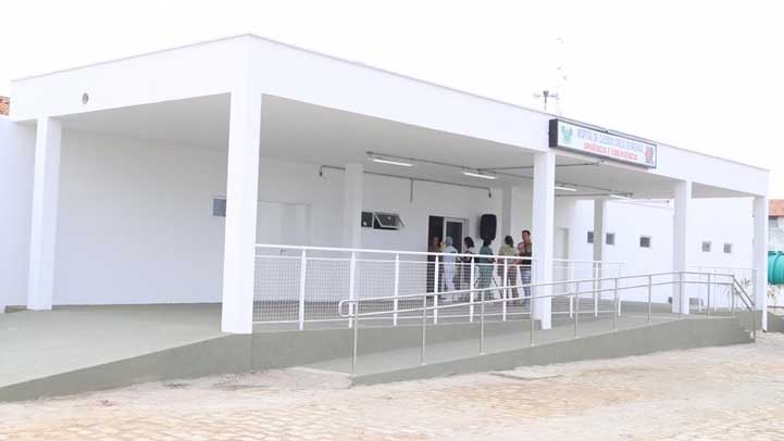   O apelo é do diretor do Hospital Regional Cleodon Carlos de Almeida, em Pau dos Ferros. Ele participou de reunião virtual com o Governo do RN e os gestores dos municípios do Alto Oeste, onde foi avaliada a necessidade de prorrogação dos decretos regionais com medidas mais duras de combate à Covid-19.
