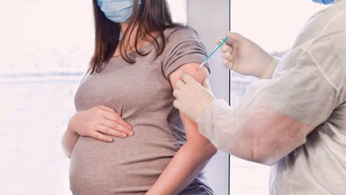   Desde o início da pandemia, em março de 2020, já são 40 óbitos por Covid-19 em gestantes no Rio Grande do Norte. No próximo dia 12 de junho as gestantes poderão procurar os postos de saúde para garantir sua imunização contra a Covid-19. As unidades básicas de saúde irão funcionar das 8h às 17h e a expectativa é vacinar aproximadamente 20 mil mulheres grávidas em todo o estado.