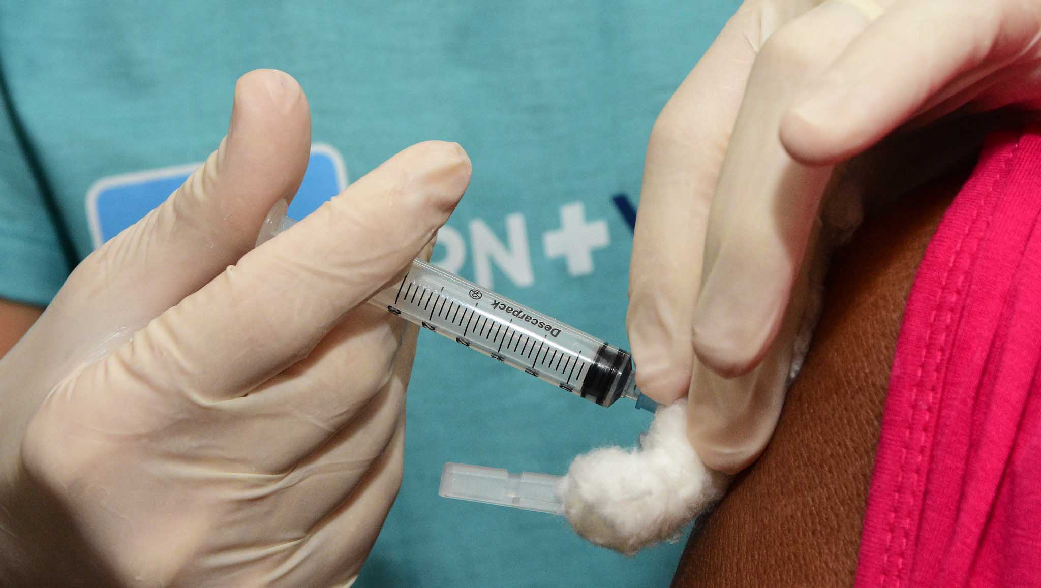   Dia D da vacinação contra a influenza: saiba quem deve se vacinar neste sábado, em Mossoró; A campanha de vacinação contra a doença foi iniciada em 23 de março e é voltada para os seguintes públicos: crianças (de 6 meses até menores de 6 anos), gestantes, puérperas (45 dias pós-parto), povos indígenas, trabalhadores da saúde, idosos com 60 anos ou mais, professores, pessoas com comorbidades, pessoas com deficiência, caminhoneiros, trabalhadores de transporte coletivo rodoviário de passageiros urbano e de longo curso, trabalhadores portuários, forças de segurança e salvamento, forças armadas, funcionários de sistema de privação de liberdade, população privada de liberdade e adolescentes e jovens em medidas socioeducativas.