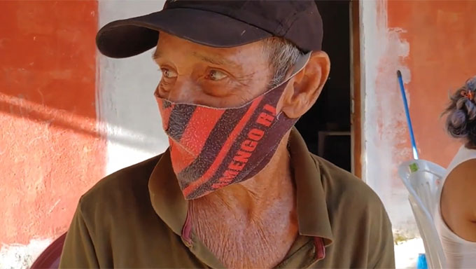  Seu Luiz de Assis mora no Sumaré há mais ou menos 7 anos. O prefeito Allyson Bezerra iniciou um trabalho de restauração das ruas e anunciou que em breve vai está elaborando projeto para calçar todas as ruas do bairro e também construir uma creche. Esta região do Sumaré é um exemplo de várias outras regiões de Mossoró que cresceram de forma desordenada, sem o devido cuidado do Poder Público Municipal, mostrando a importância da atualização do Plano Diretor do Município em parceria com a Câmara Municipal
