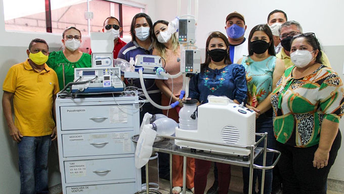   Com isso, a Prefeitura de Tibau adquiriu dois novos equipamentos de qualidade, com recursos próprios, para compor a Sala Vermelha, na Unidade Mista de Saúde Santa Terezinha.