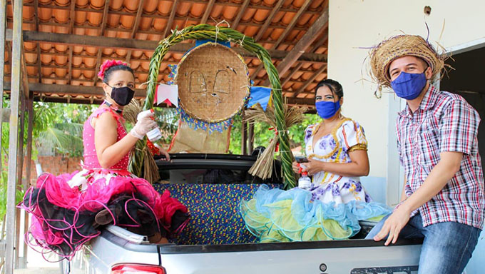   De acordo com a secretária Viviane Rebouças, a ação, que ela classificou como “Delivery Junino”, surgiu após a procura pelos próprios idosos, tendo em vista que todos os anos eles participam de momentos festivos em comemoração ao período junino.