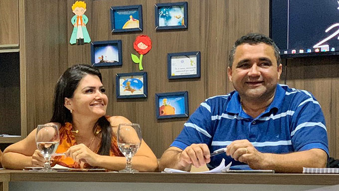   De acordo com a prefeita, embora ainda distante do pleito, e estando atualmente focada na Administração Municipal, ela não terá qualquer dificuldade em apoiar a candidatura de Naldinho, caso ele realmente venha a ser candidato.
