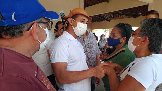   Projeto prevê um levantamento técnico das potencialidade das 137 comunidades rurais de Mossoró e depois apoio técnico para os agricultores desenvolver seus potenciais, ampliando a produção, gerando emprego e renda para suas famílias. Para colocar em prática, o prefeito Allyson Bezerra disse que aumentou o orçamento da secretaria de Agricultura de R$ 2 para R$ 5 milhões.
